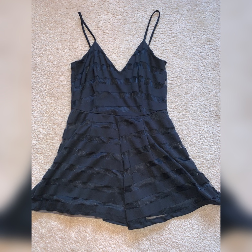 Black romper S